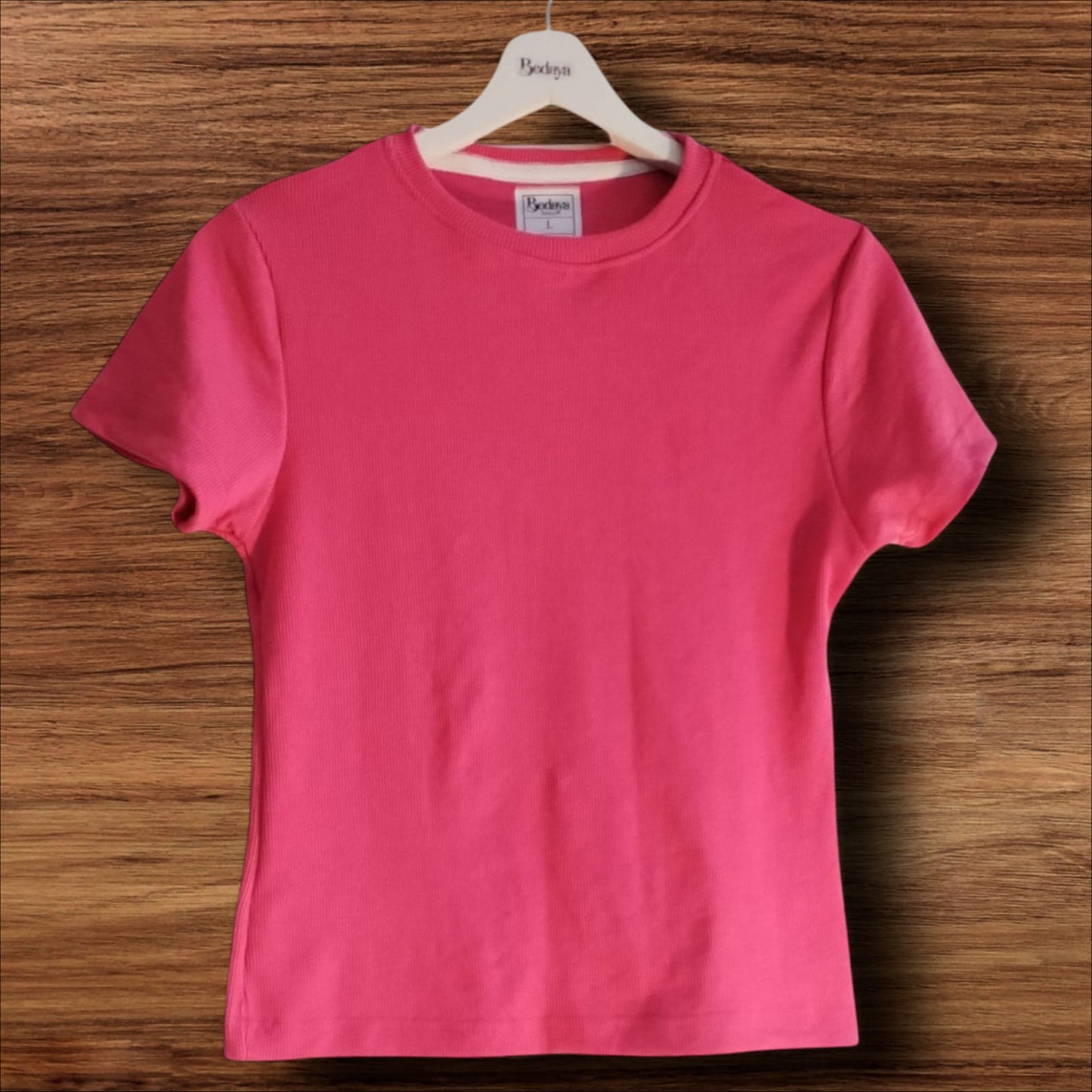 Short Sleeve Basic top - Bedaya Moda short-sleeve basic T-shirt with a relaxed fit."